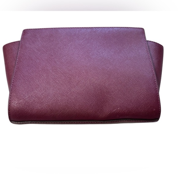 Michael Kors Selma Medium "LOVE"  Crossbody - Picture 5 of 9